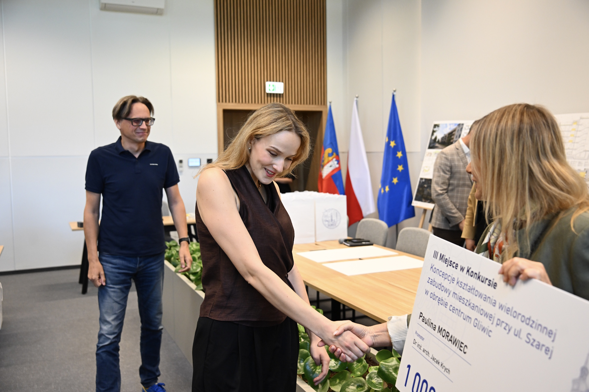 Jak budować mieszkania dostępne cenowo, jak uzupełniać śródmiejską zabudowę i jak mądrze obchodzić się z miejscami, które mają własną historię. Odpowiedzi szukali studenci Wydziału Architektury Politechniki Śląskiej w konkursie na koncepcję zabudowy komunalnej przy ul. Szarej
