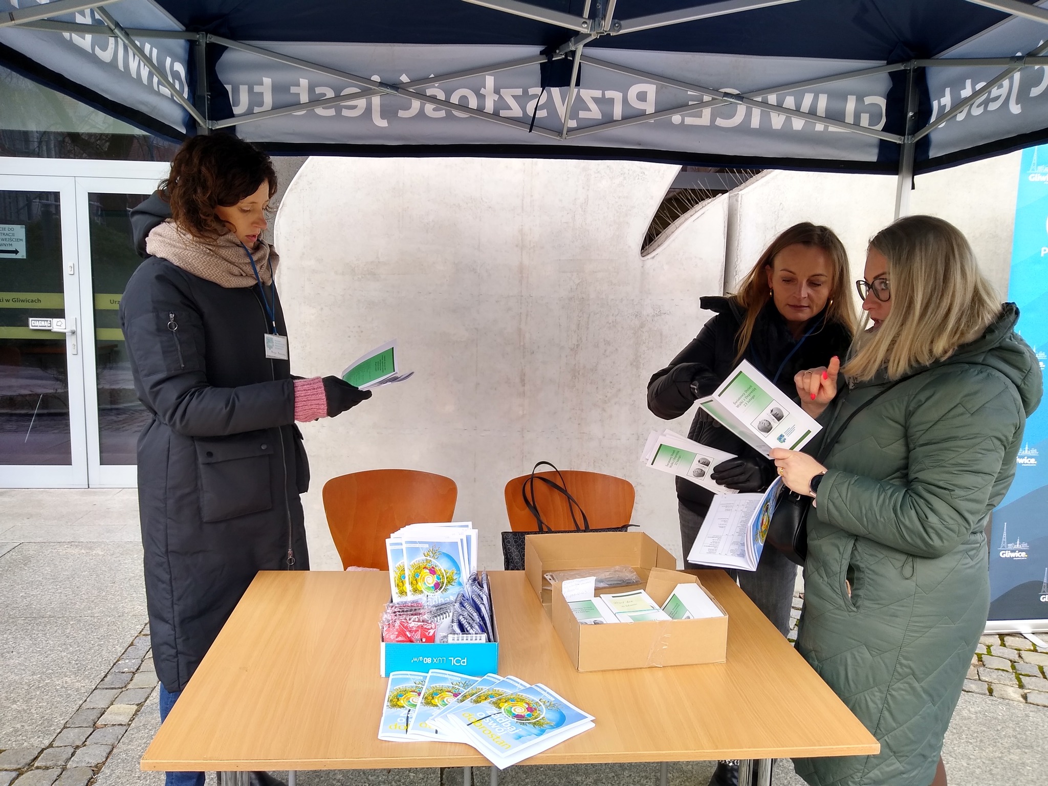 Antydepresyjny Punkt Konsultacyjny przed Urzędem Miejskim w Gliwicach