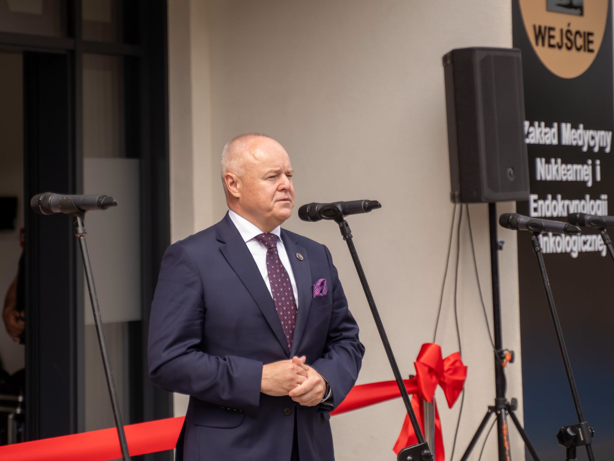 Narodowy Instytut Onkologii w Gliwicach otworzył nowy Oddział Terapii Izotopowej, który łączy zaawansowaną diagnostykę obrazową z leczeniem za pomocą radioizotopów. Cały projekt kosztował około 145 mln zł.