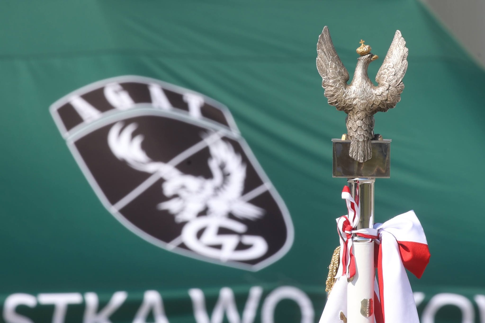 Czubek proporca z orzełkiem