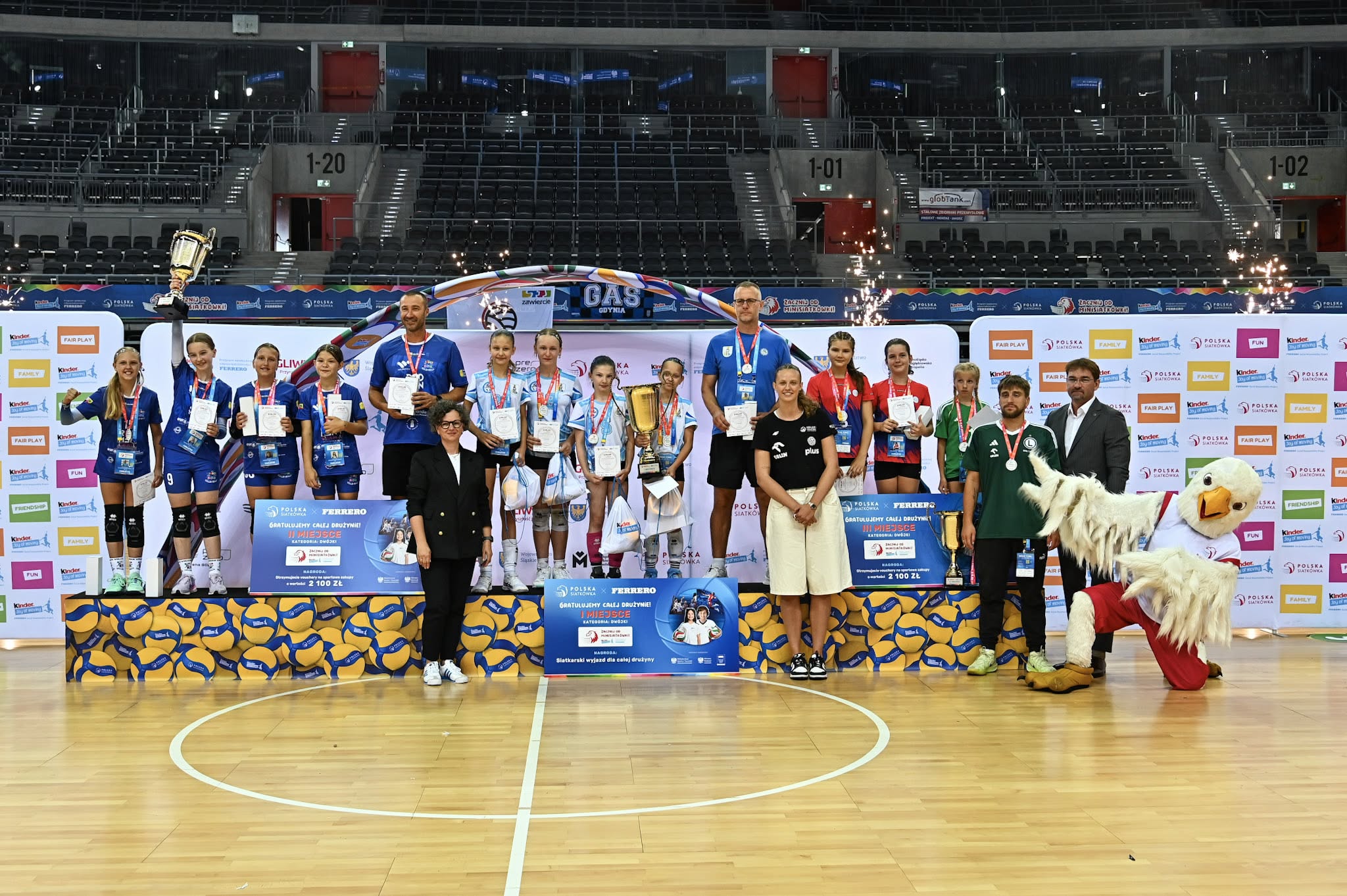 zdjęcie grupowe sportowców