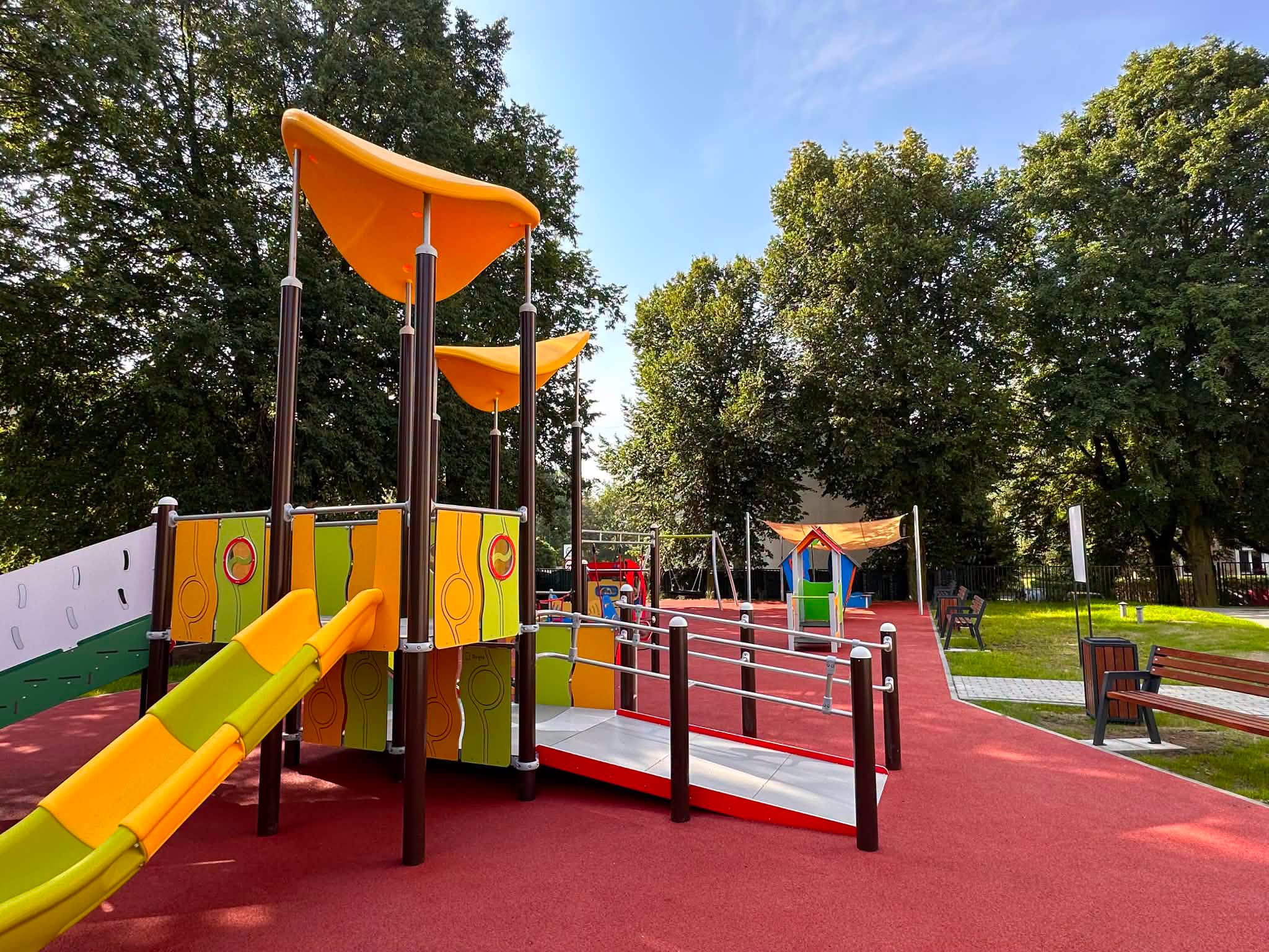 kolorowy plac zabaw