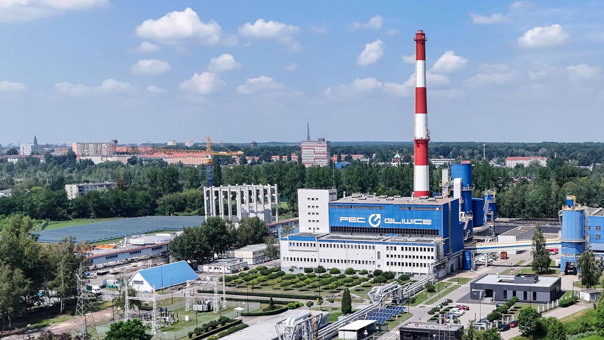 Budowa Parku Zielonej Energii w Gliwicach coraz wyraźniej wychodzi z ziemi i wchodzi w etap montażu najważniejszych instalacji technologicznych