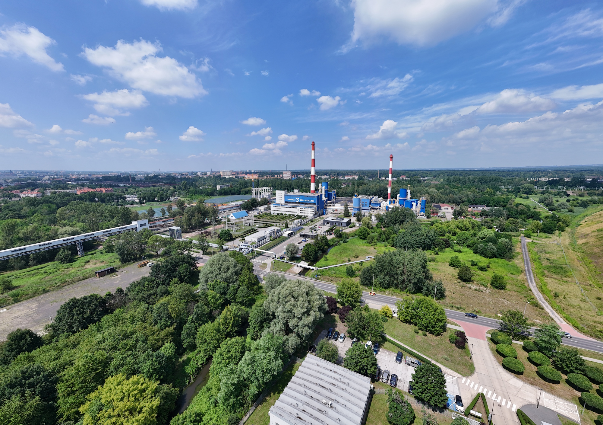 Budowa Parku Zielonej Energii w Gliwicach coraz wyraźniej wychodzi z ziemi i wchodzi w etap montażu najważniejszych instalacji technologicznych