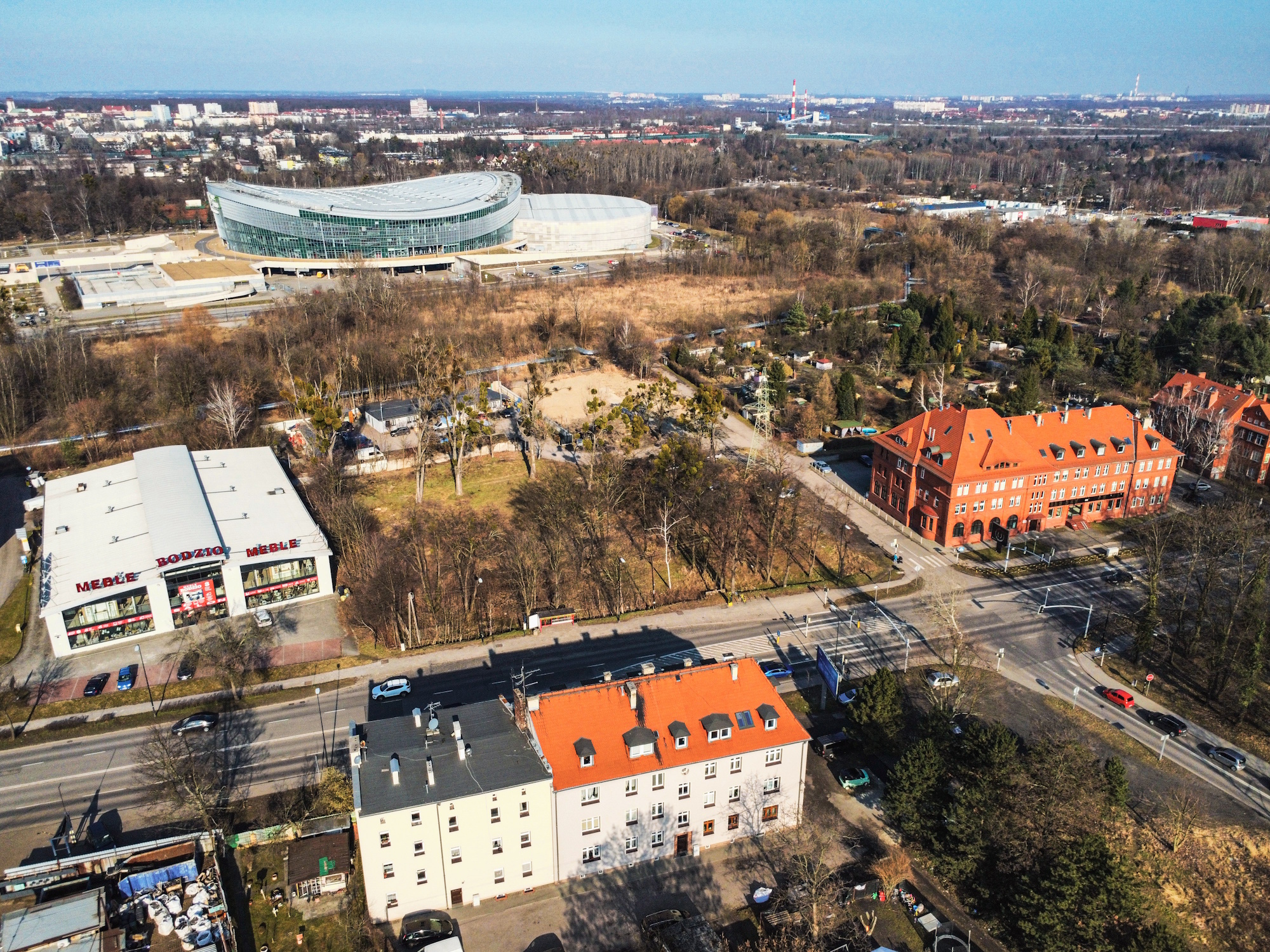 Nowy węzeł w sąsiedztwie PreZero Areny oraz Centrum Edukacji i Biznesu „Nowe Gliwice”, przy jednej z głównych tras wjazdowych do miasta – ul. Pszczyńskiej – wybuduje wyłoniona w przetargu firma General Development Sp. z o.o. z Tarnowskich Gór
