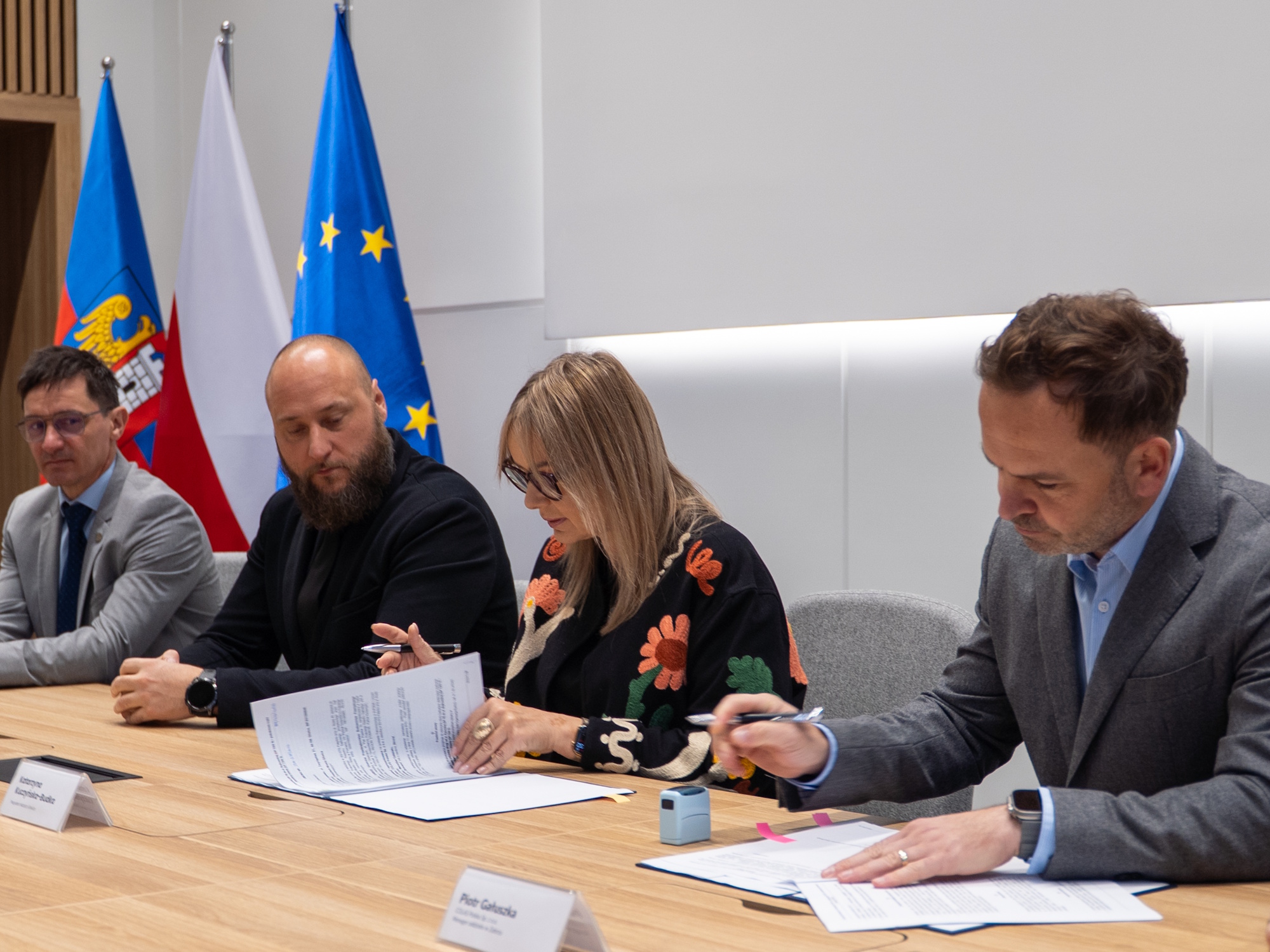 Miasto podpisało dziś umowę z wykonawcą inwestycji – konsorcjum firm Colas Polska i Mostostal Zabrze GPBP SA