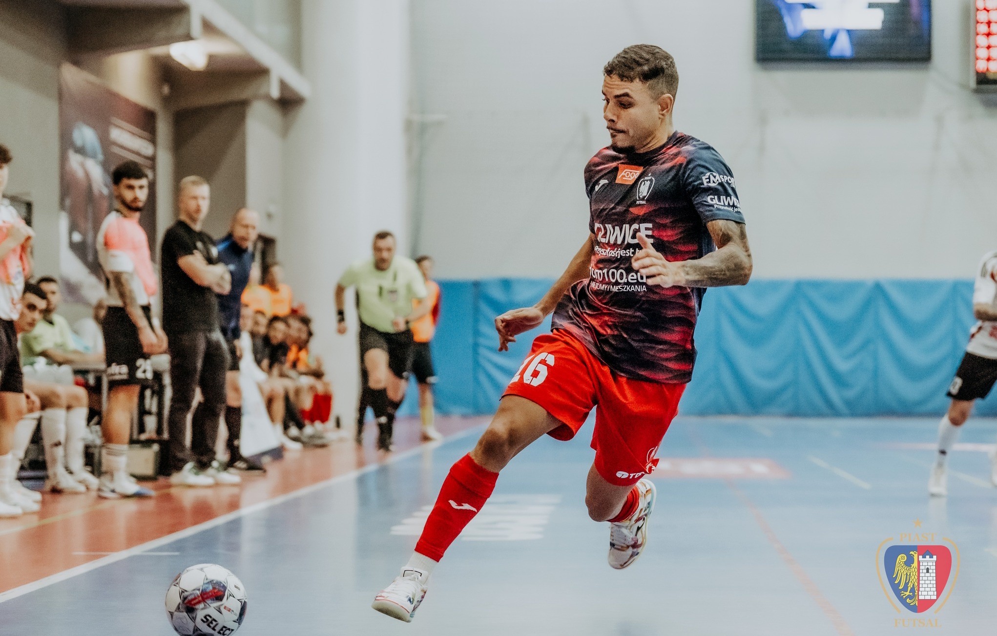 Zawodnik Piasta Gliwice Futsal podczas meczu