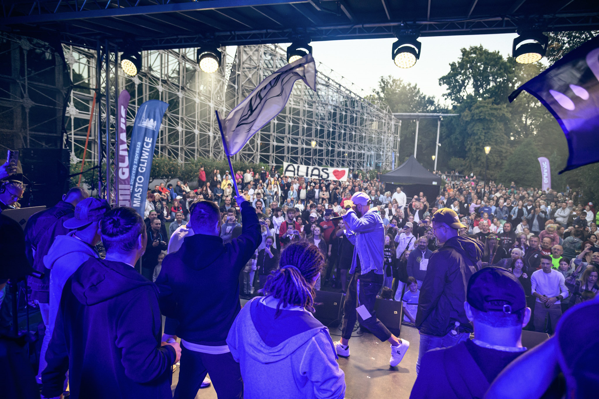 Koncert 44-100